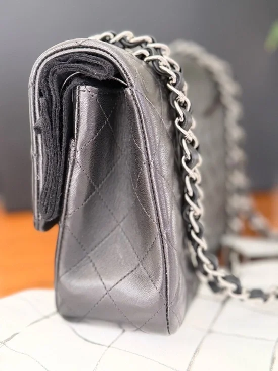 CHANEL Black Quilted Leather Shoulder Bag with Silver Hardware - Picture 7 of 8